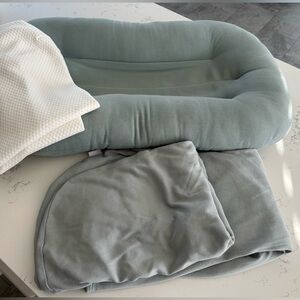 SnuggleMe Organic Lounger, Waterproof Puddle Pad, & 2 Lounger Covers, like new!